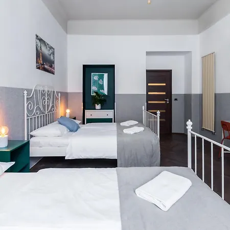 Friendhouse Apartments Starovislna Cracovia Esterno foto