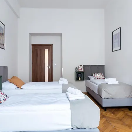 Friendhouse Apartments Starovislna Cracovia Esterno foto