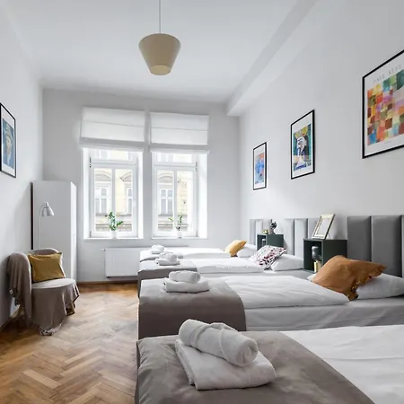Friendhouse Apartments Starovislna Cracovia Esterno foto