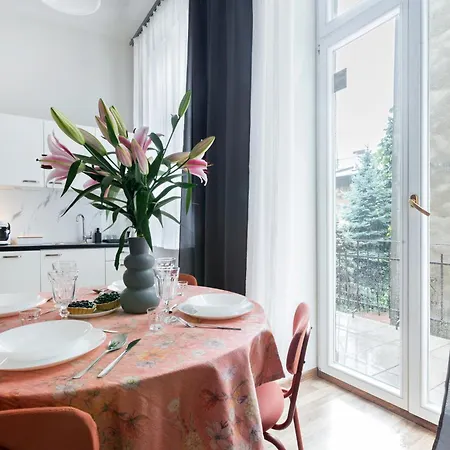 Friendhouse Apartments Starovislna Cracovia Esterno foto
